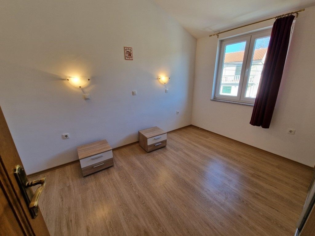 na-prodej-radovy-dum-s-2-apartmany-krk-chorvatsko