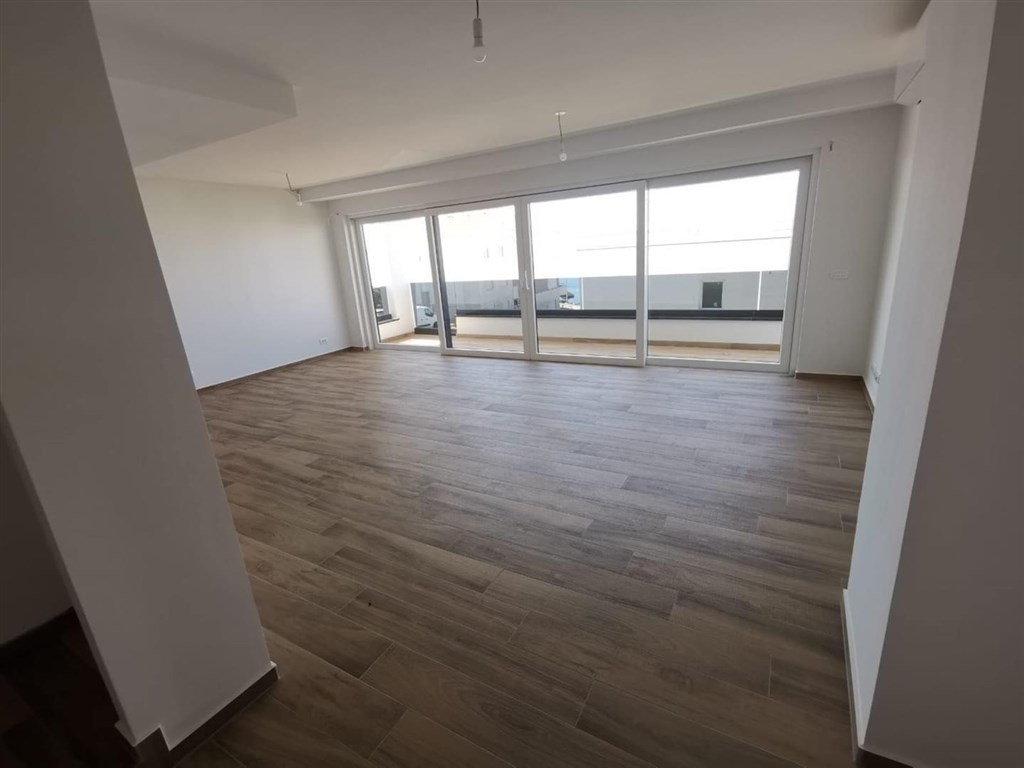 novy-luxusni-apartman-s-bazenem-a-vyhledem-na-more-pag-chorvatsko