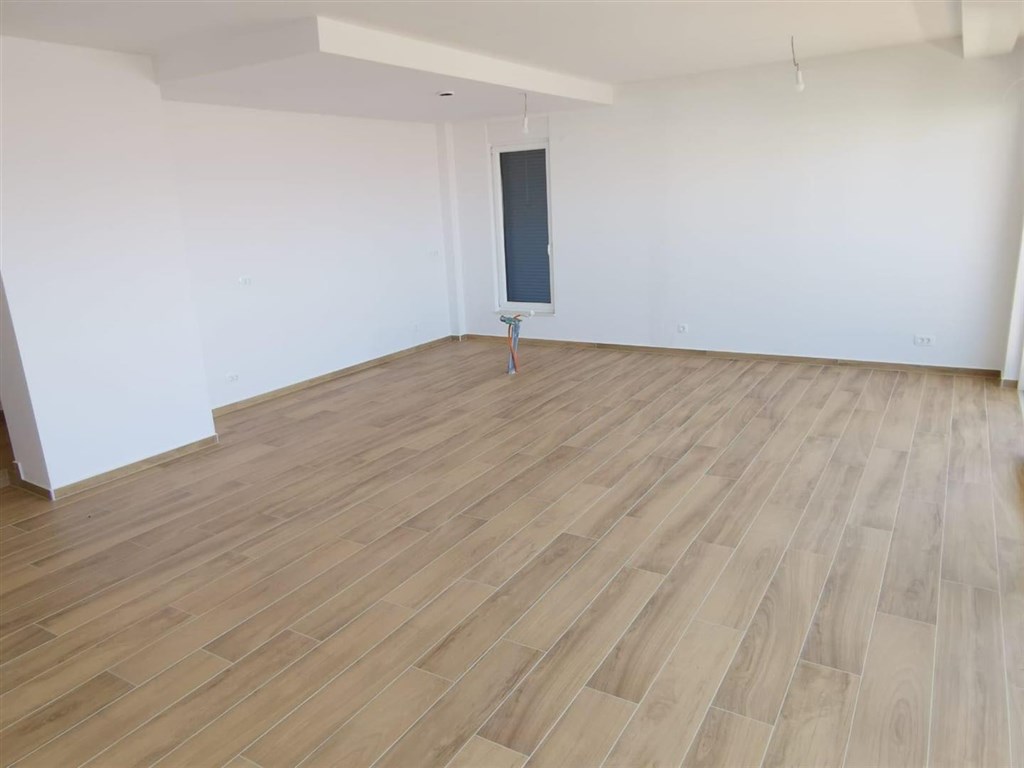 novy-luxusni-apartman-s-bazenem-a-vyhledem-na-more-pag-chorvatsko