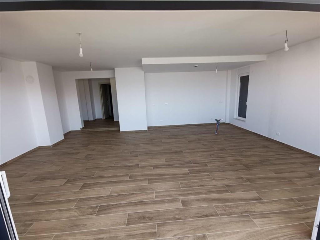 novy-luxusni-apartman-s-bazenem-a-vyhledem-na-more-pag-chorvatsko