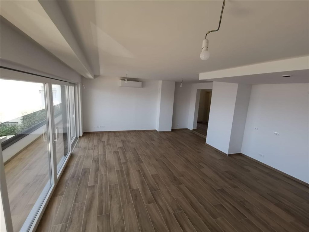 novy-luxusni-apartman-s-bazenem-a-vyhledem-na-more-pag-chorvatsko
