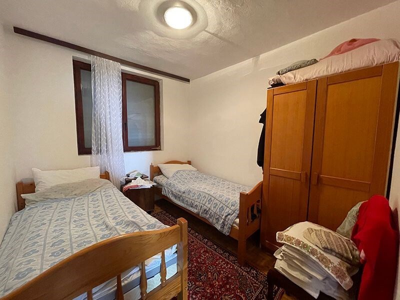 na-prodej-prostorny-dum-s-vyhledem-na-more-brist-chorvatsko