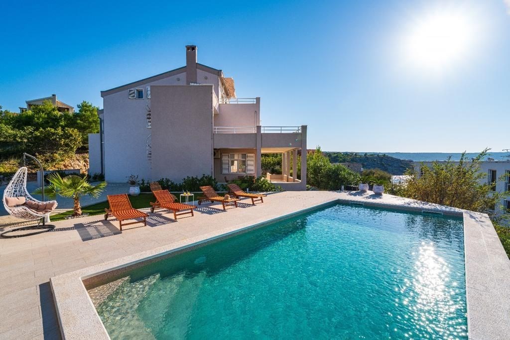 na-prodej-apartmanovy-dum-s-vyhledem-na-more-novigrad-chorvatsko