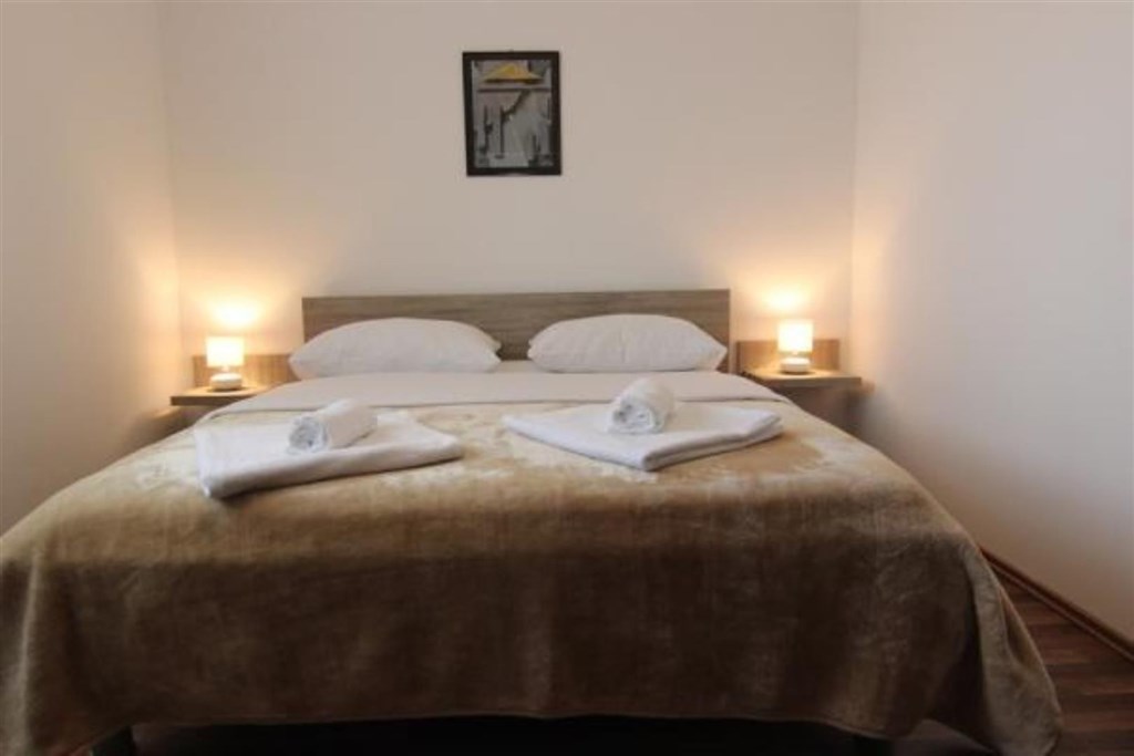 atraktivni-apartmanovy-dum-blizko-more-privlaka-chorvatsko