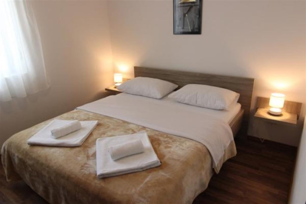 atraktivni-apartmanovy-dum-blizko-more-privlaka-chorvatsko