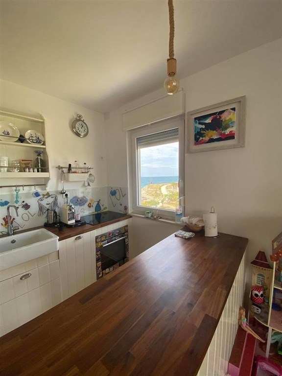 pekny-mezonet-s-otevrenym-vyhledem-na-more-pag-chorvatsko