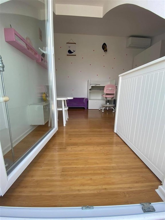 pekny-mezonet-s-otevrenym-vyhledem-na-more-pag-chorvatsko