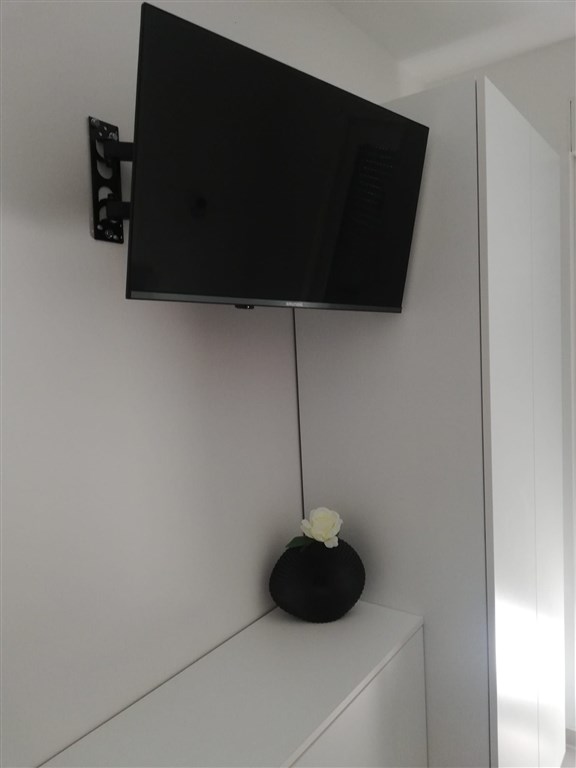 na-prodej-polovina-domu-s-bazenem-blizko-more-nin-chorvatsko