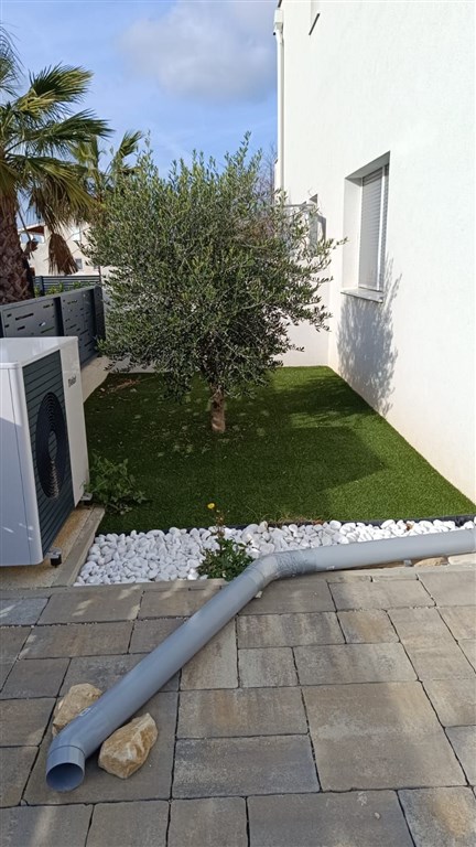 na-prodej-polovina-domu-s-bazenem-blizko-more-nin-chorvatsko