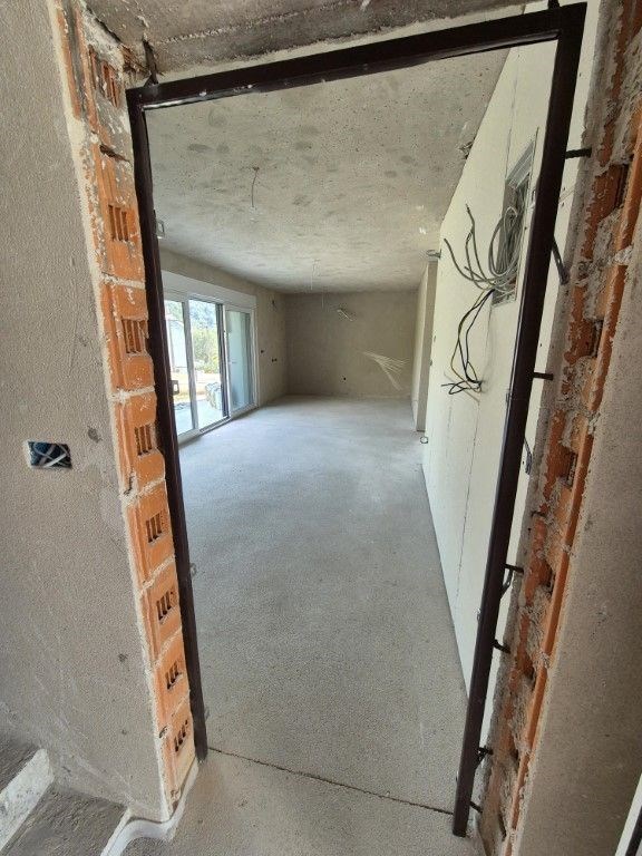 na-prodej-novy-apartman-s-2-loznicemi-a-lodzii-krk-chorvatsko