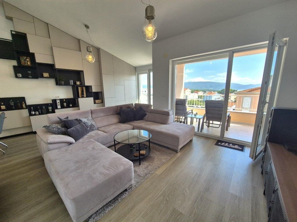 na-prodej-vybaveny-luxusni-apartman-krk-chorvatsko
