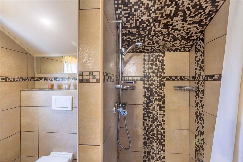 na-prodej-dum-s-bazenem-v-klidne-oblasti-krk-chorvatsko