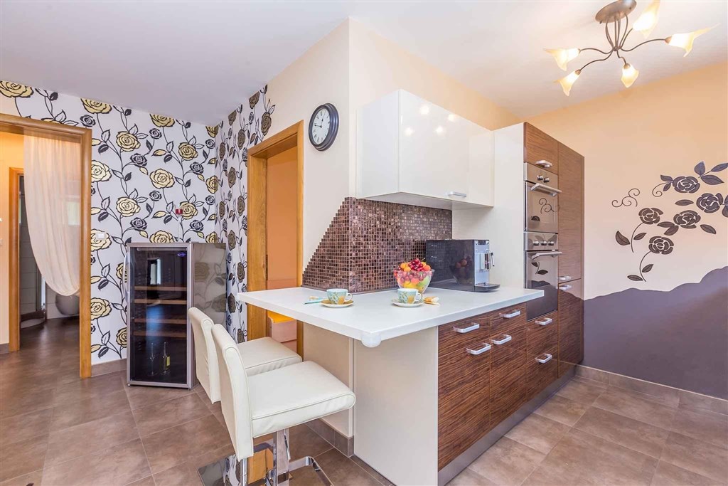 na-prodej-dum-s-bazenem-v-klidne-oblasti-krk-chorvatsko