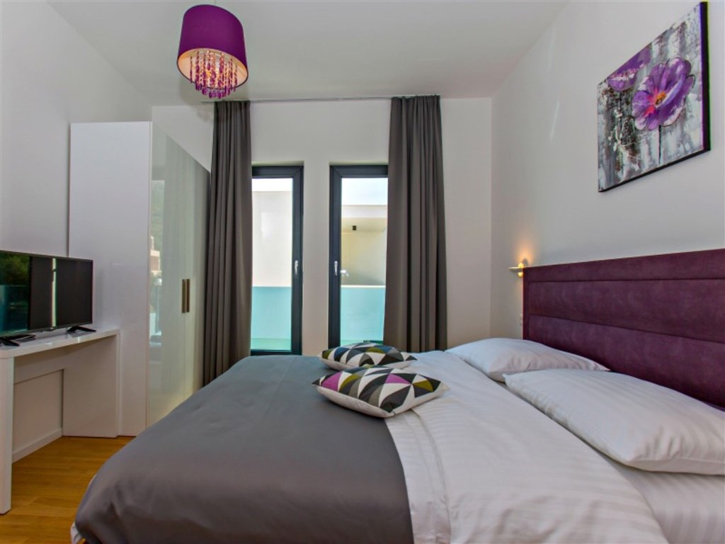 moderni-luxusni-vila-s-vyhledem-na-more-veliko-brdo-chorvatsko