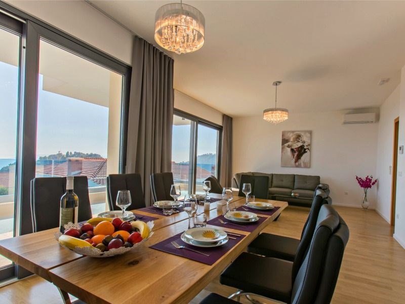moderni-luxusni-vila-s-vyhledem-na-more-veliko-brdo-chorvatsko
