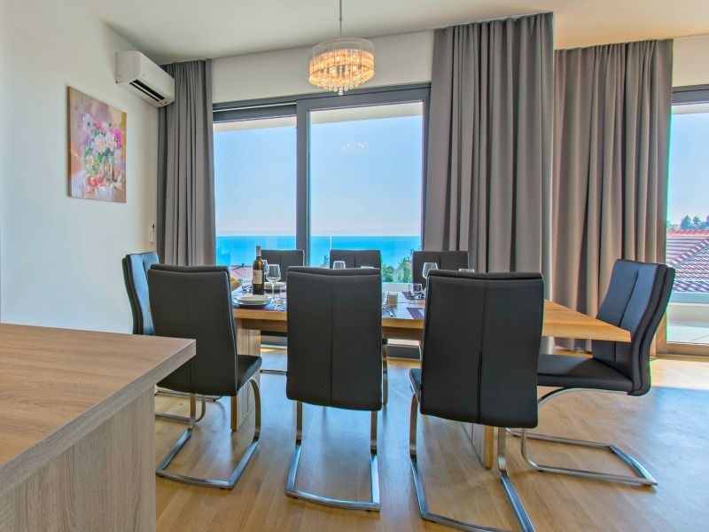 moderni-luxusni-vila-s-vyhledem-na-more-veliko-brdo-chorvatsko