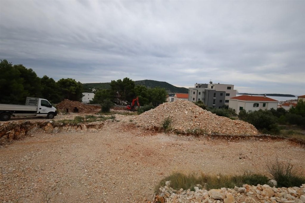 na-prodej-nova-moderni-vila-se-4-loznicemi-primosten-chorvatsko