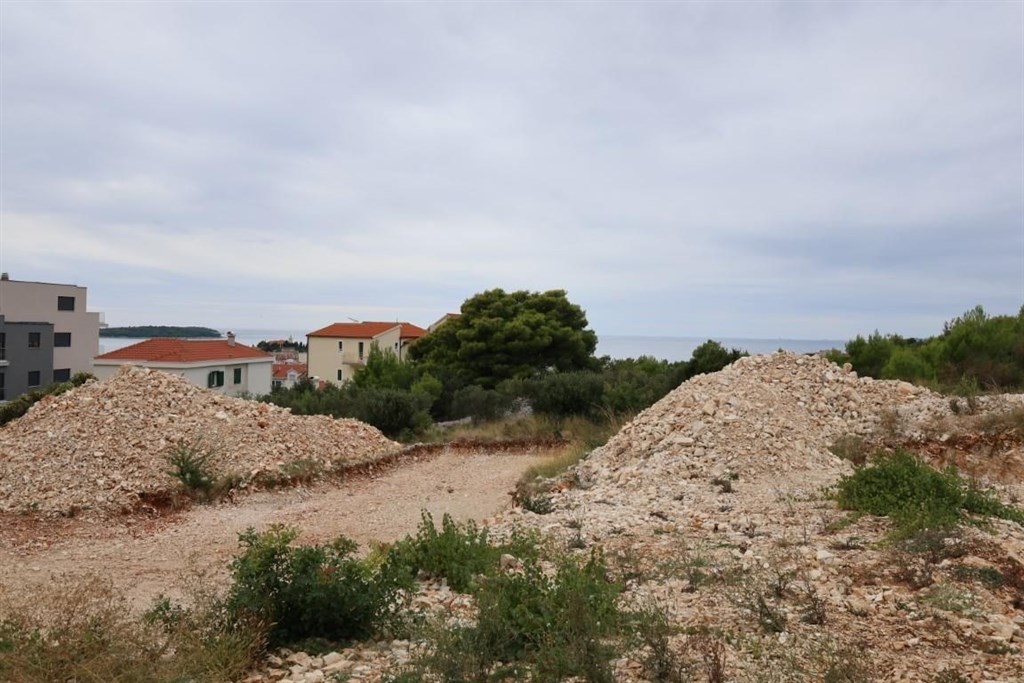 na-prodej-nova-moderni-vila-se-4-loznicemi-primosten-chorvatsko