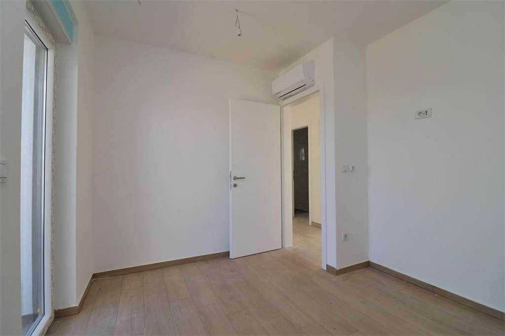 na-prodej-novy-dum-s-bazenem-bogdanovici-chorvatsko