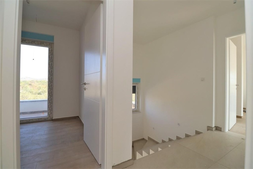 na-prodej-novy-dum-s-bazenem-bogdanovici-chorvatsko