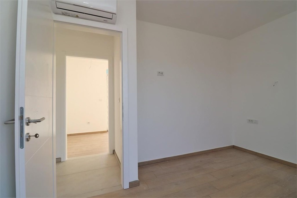 na-prodej-novy-dum-s-bazenem-bogdanovici-chorvatsko