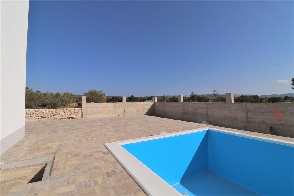 na-prodej-novy-dum-s-bazenem-bogdanovici-chorvatsko