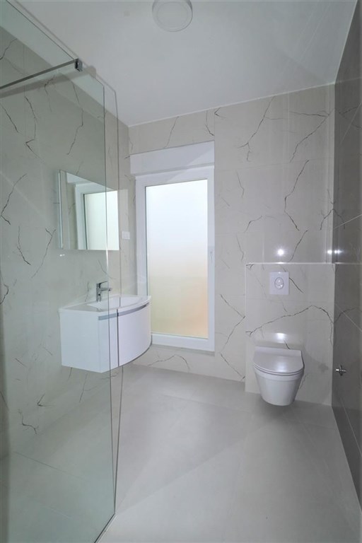 novy-apartman-s-terasou-ve-2-rade-u-more-srima-chorvatsko