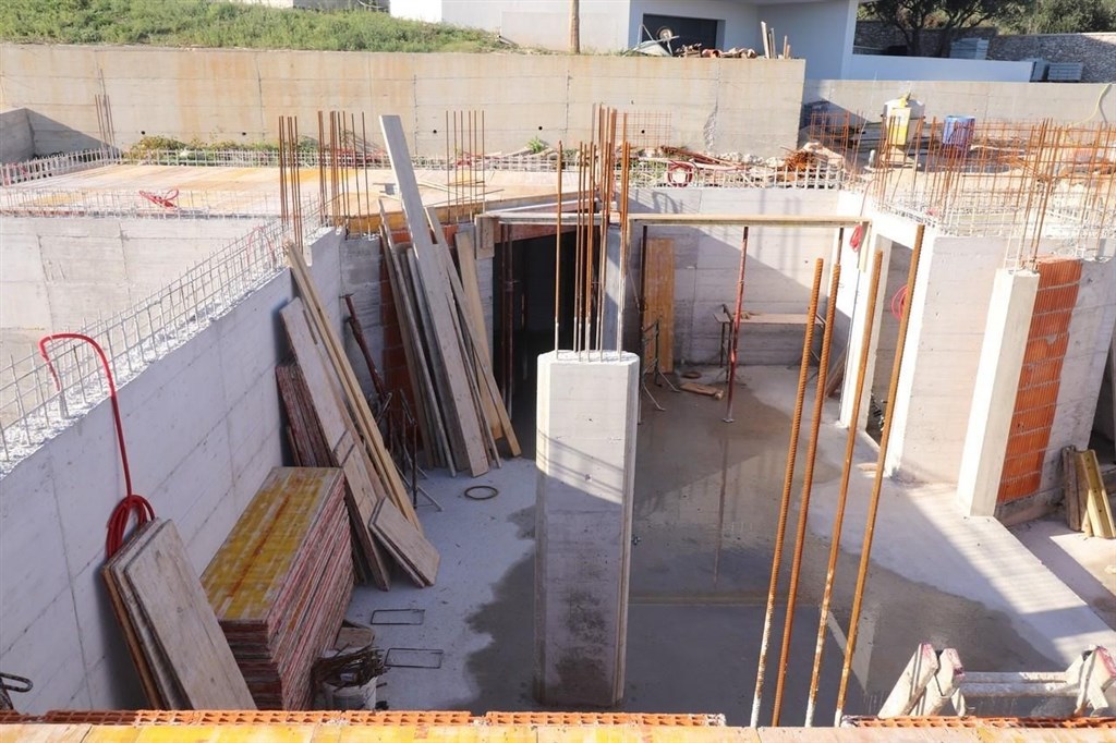 na-prodej-moderni-vila-s-infinity-bazenem-vodice-chorvatsko