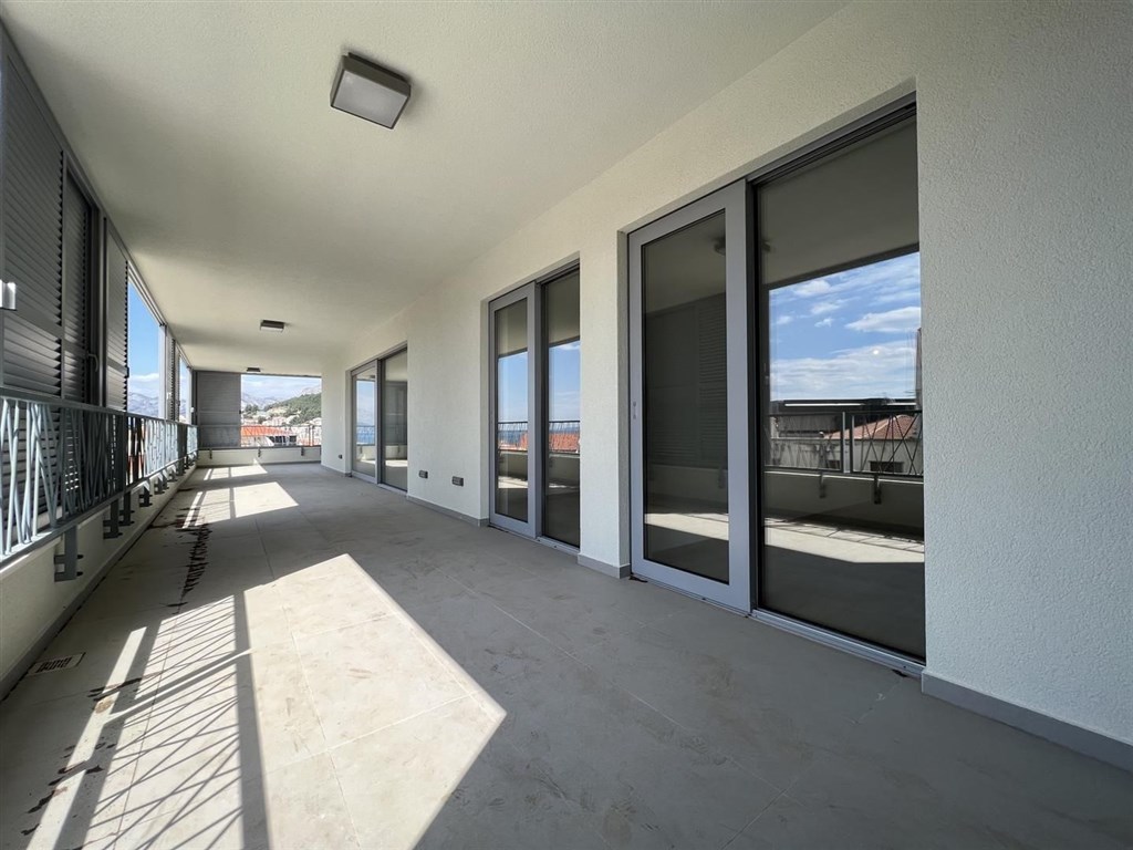 nove-atraktivni-apartmany-pobliz-more-baska-voda-chorvatsko