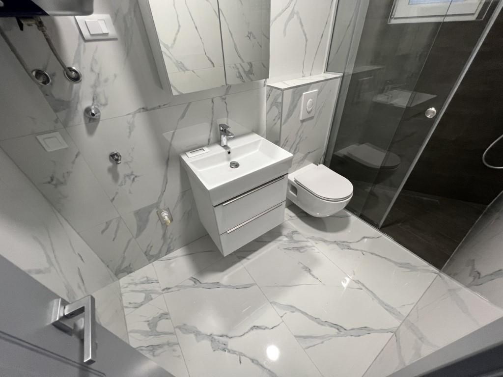 nove-atraktivni-apartmany-pobliz-more-baska-voda-chorvatsko