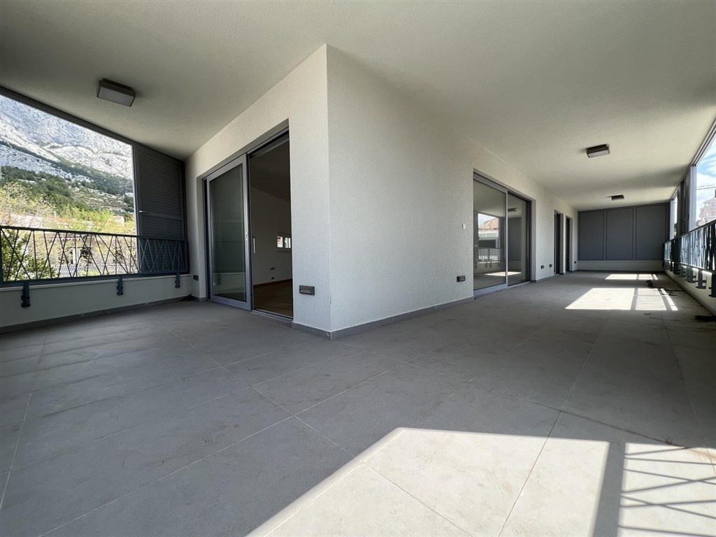 nove-atraktivni-apartmany-pobliz-more-baska-voda-chorvatsko