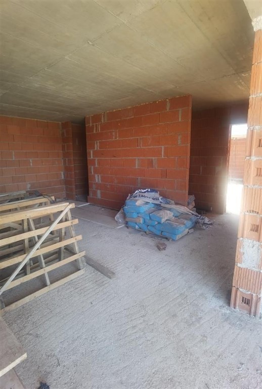 na-prodej-nova-vila-s-bazenem-a-vyhledem-na-more-novalja-chorvatsko