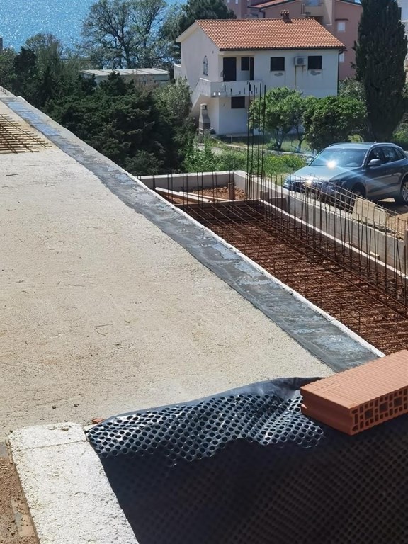 na-prodej-nova-vila-s-bazenem-a-vyhledem-na-more-novalja-chorvatsko