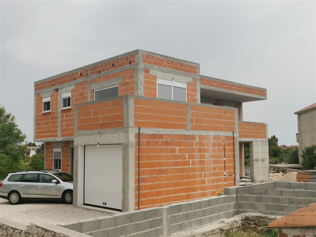 atraktivni-vila-s-bazenem-a-v-blizkosti-more-vir-chorvatsko