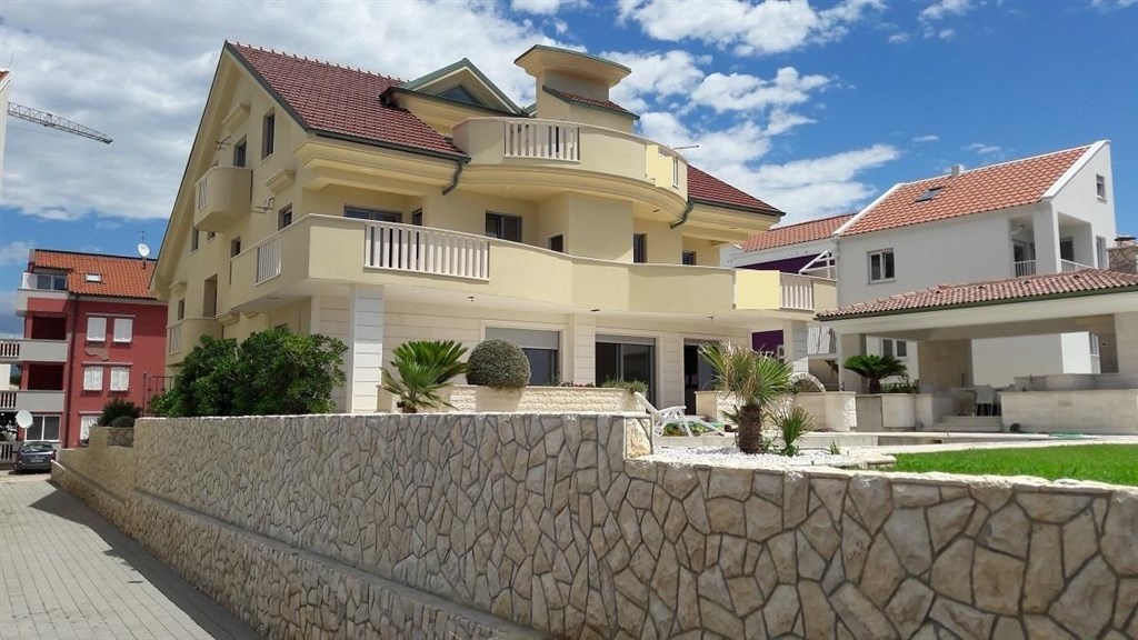 luxusni-apartman-v-1-rade-u-more-pag-chorvatsko