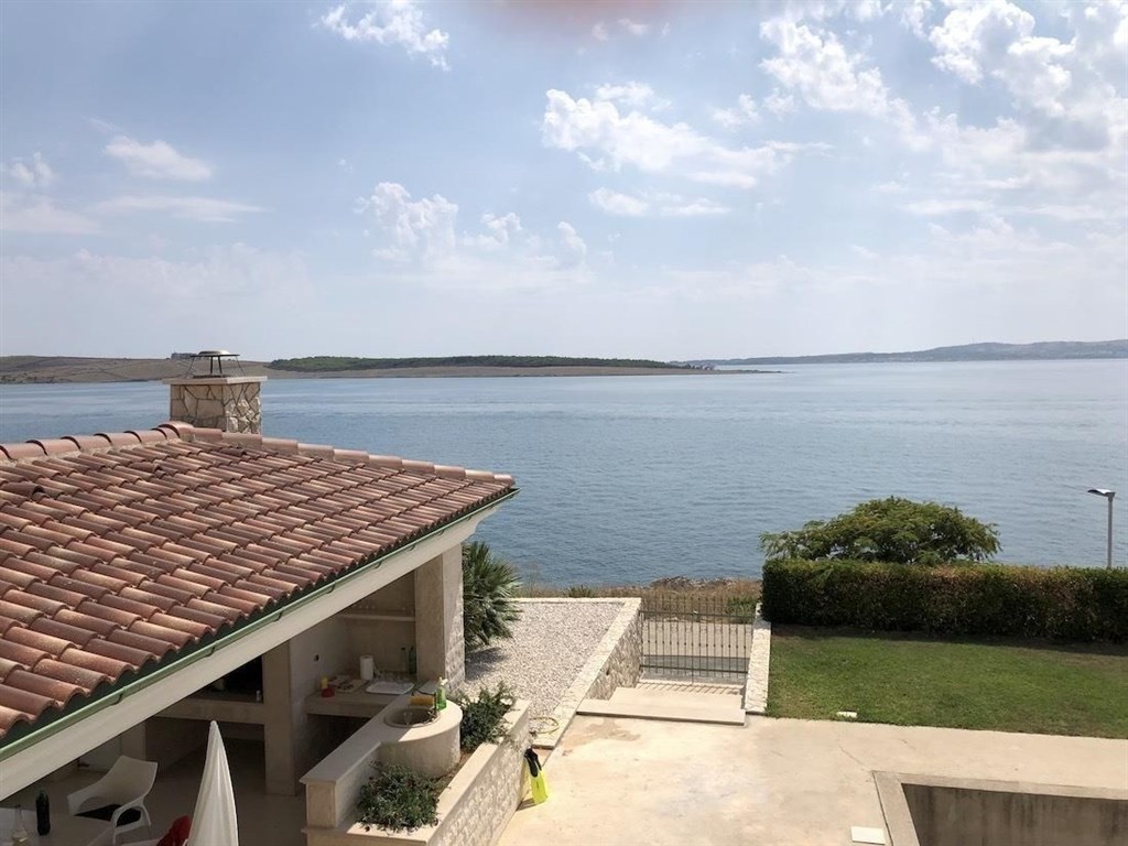 luxusni-apartman-v-1-rade-u-more-pag-chorvatsko