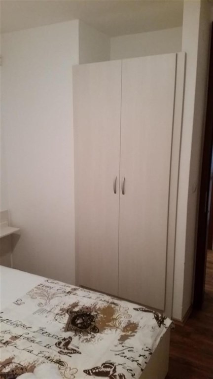 apartmanovy-dum-jen-100-m-od-more-pag-chorvatsko