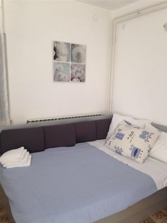 apartmanovy-dum-jen-100-m-od-more-pag-chorvatsko