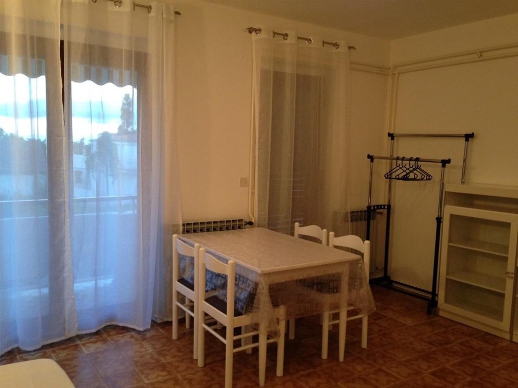 apartmanovy-dum-jen-100-m-od-more-pag-chorvatsko