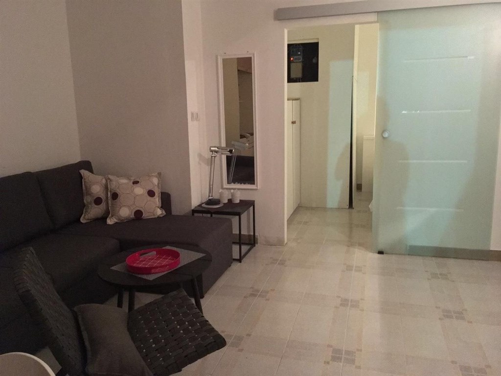 apartmanovy-dum-jen-100-m-od-more-pag-chorvatsko