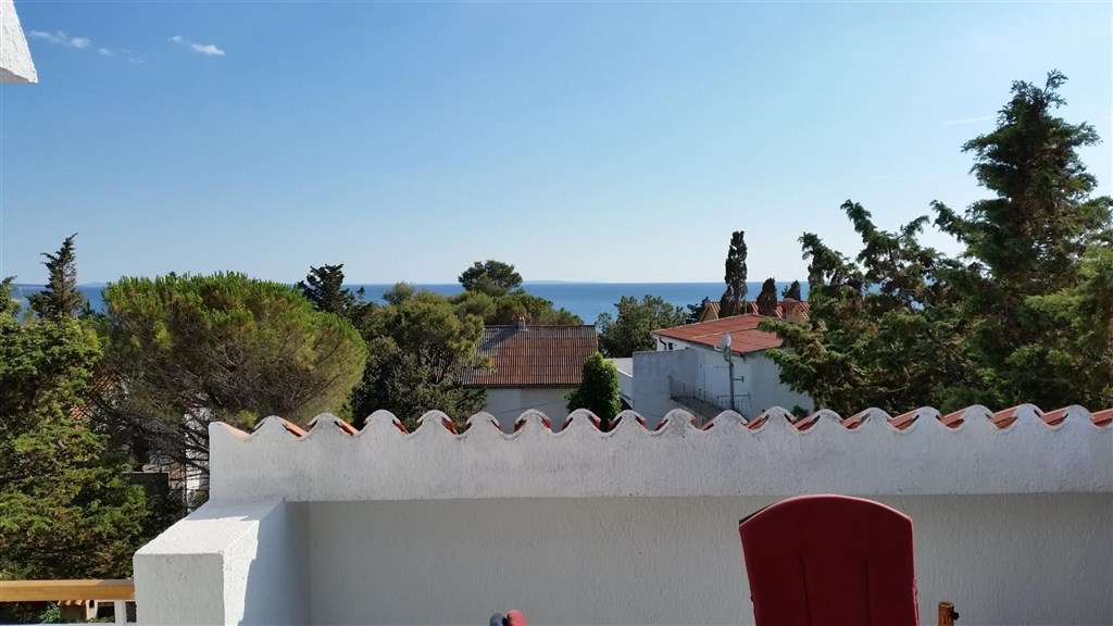 apartmanovy-dum-jen-100-m-od-more-pag-chorvatsko