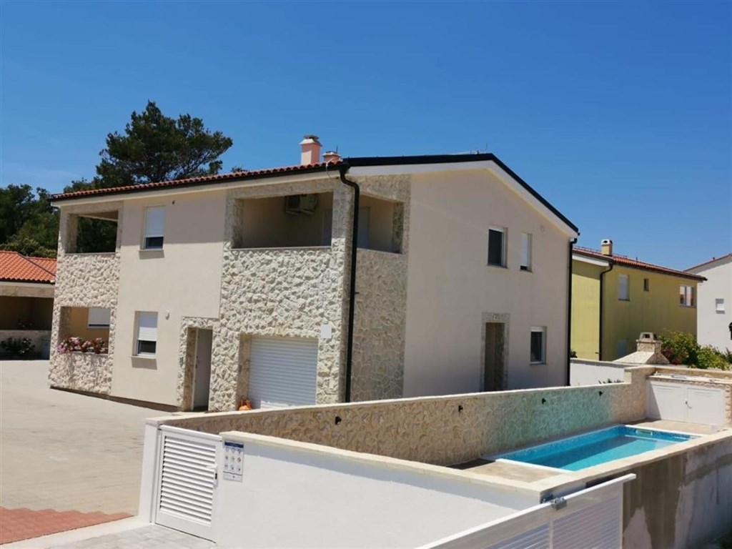 apartmanovy-komplex-v-blizkosti-more-vir-chorvatsko