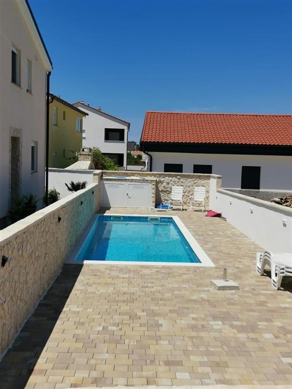 apartmanovy-komplex-v-blizkosti-more-vir-chorvatsko