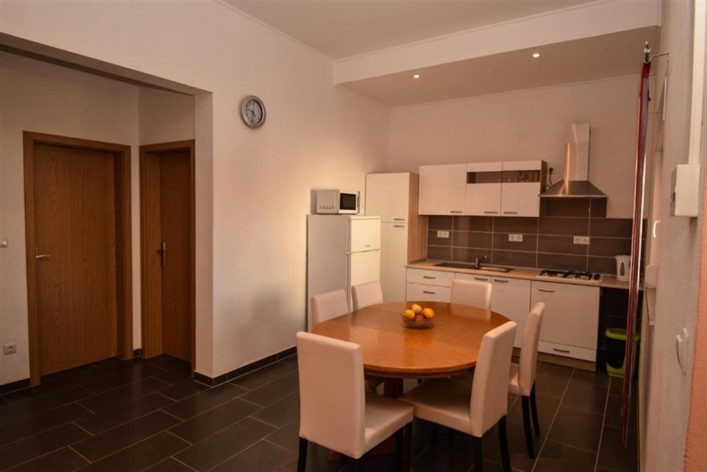 apartmanovy-komplex-v-blizkosti-more-vir-chorvatsko