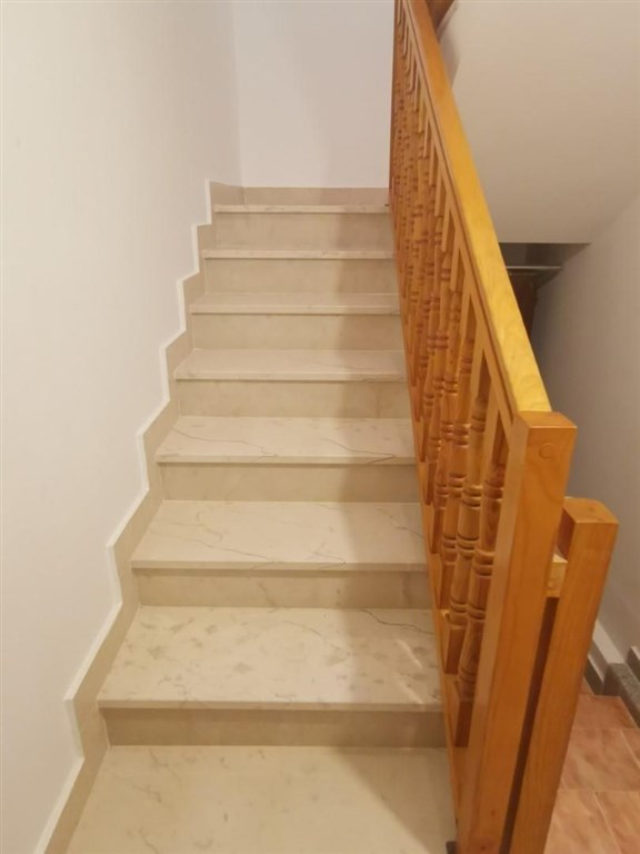 na-prodej-rodinny-dum-se-zahradou-a-blizko-more-pag-chorvatsko