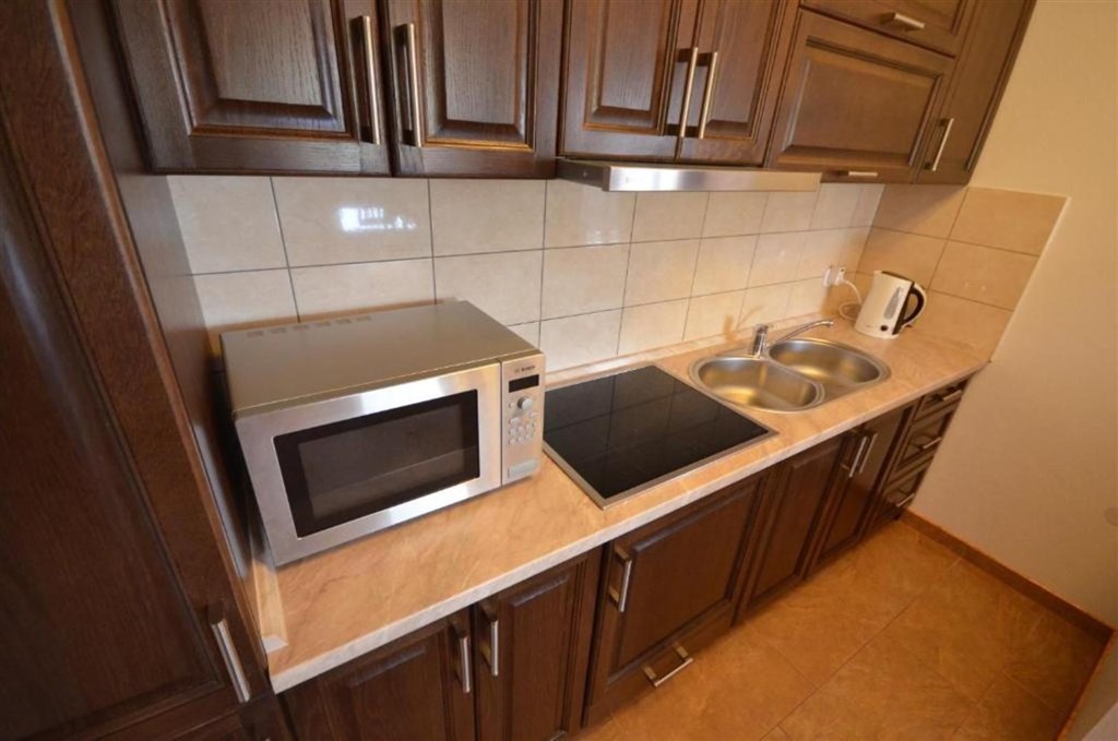 apartmanovy-dum-jen-200-m-od-more-vir-chorvatsko