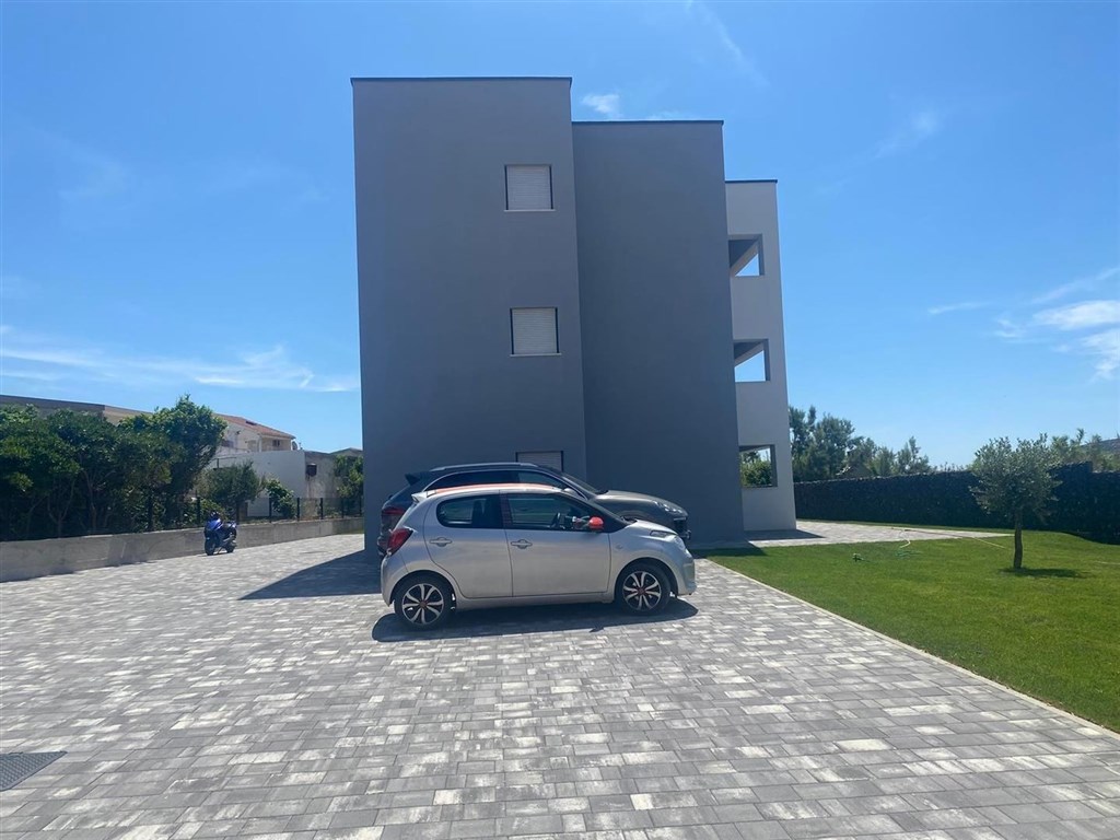 nove-apartmany-s-vyhledem-na-more-pag-chorvatsko