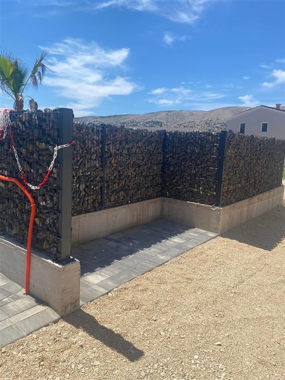 nove-apartmany-s-vyhledem-na-more-pag-chorvatsko