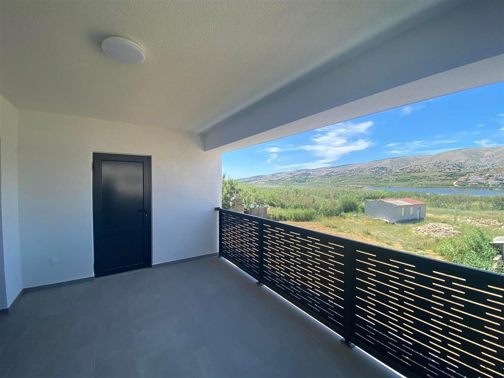 nove-apartmany-s-vyhledem-na-more-pag-chorvatsko