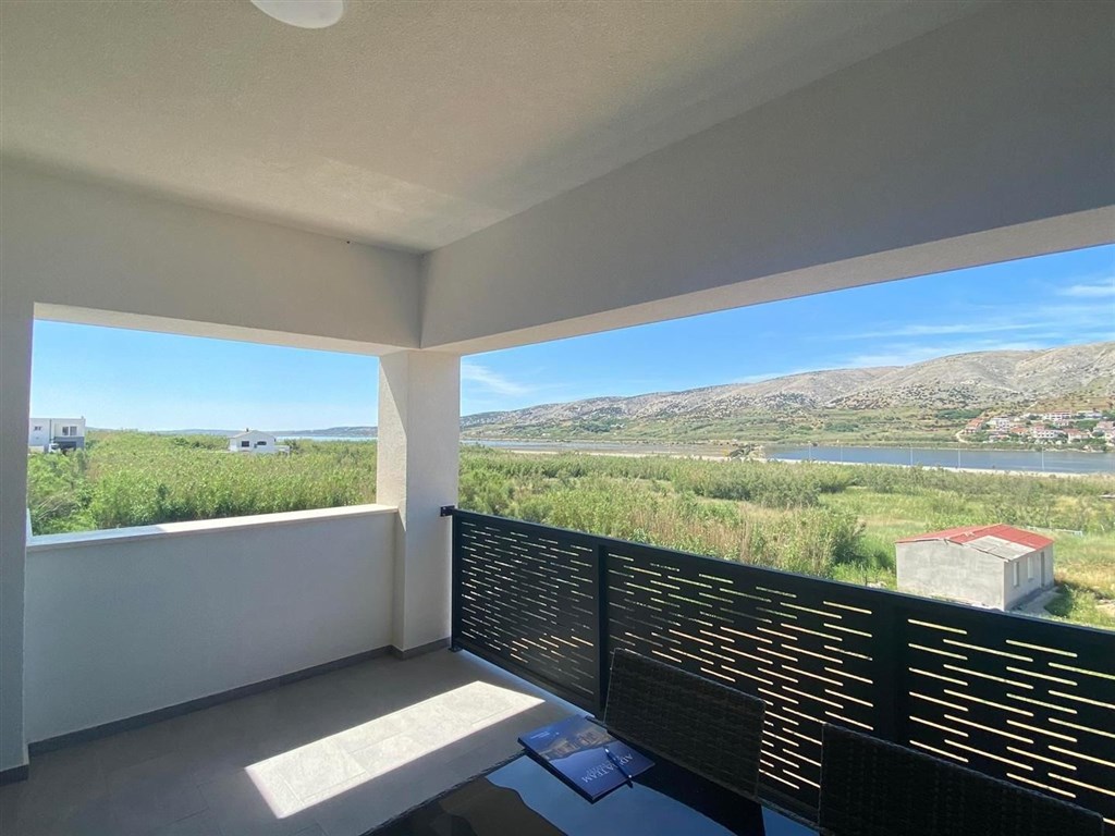 nove-apartmany-s-vyhledem-na-more-pag-chorvatsko